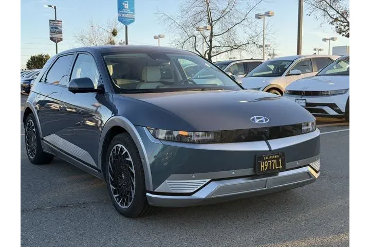 $31991 : Hyundai IONIQ 5 2024 AWD Lim image 3
