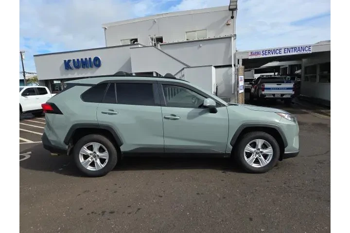 $25995 : Toyota RAV4 2021 XLE 4dr SUV image 2