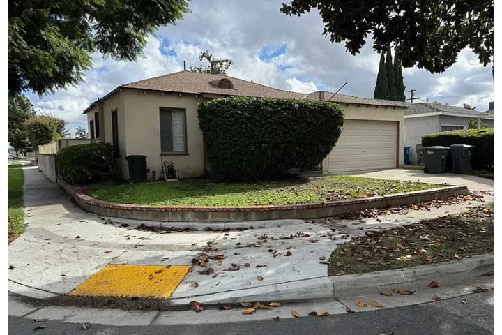 $1795 : Lakewood, CA. This home boast image 1