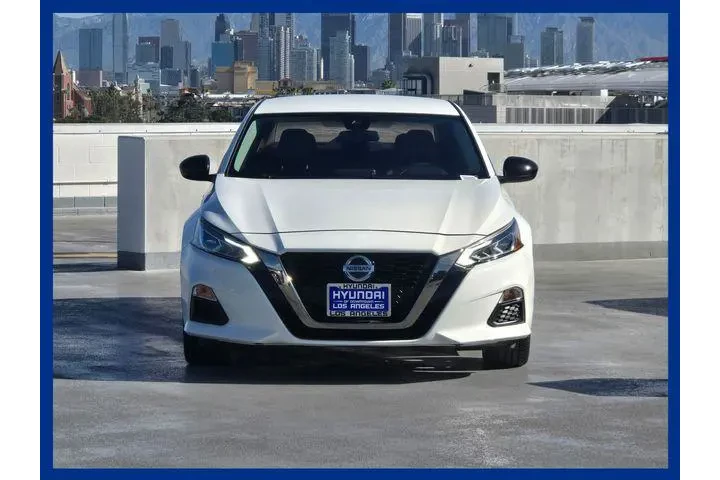 $22695 : Nissan Altima 2020 2.5 SR 4d image 3