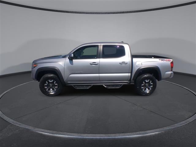 $31500 : PRE-OWNED 2017 TOYOTA TACOMA image 5