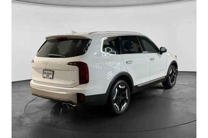 $32246 : Kia Telluride 2023 AWD S 4dr image 5