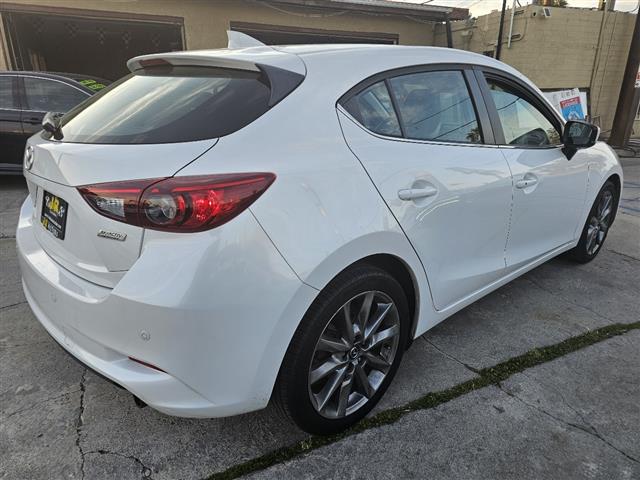 $13995 : 2018 MAZDA3 s Grand Touring A image 4