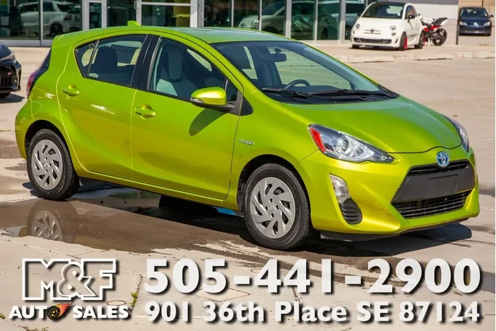 2016 Prius c One image 1