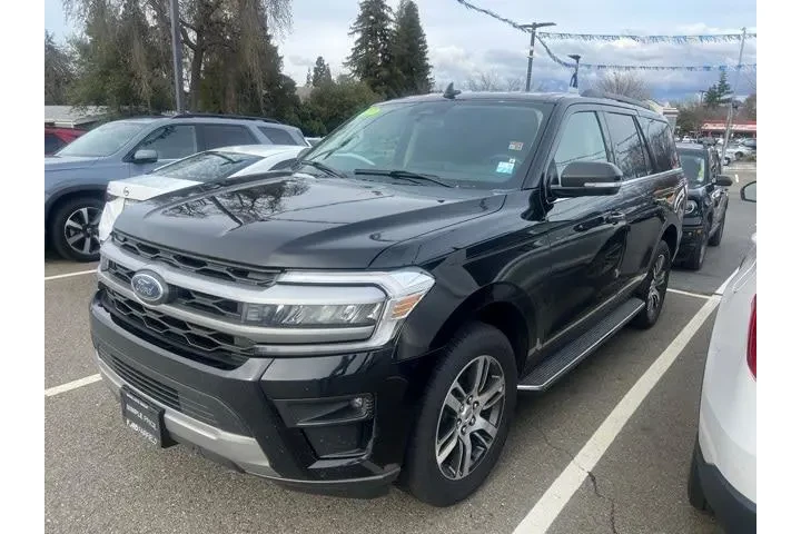 $33988 : Ford Expedition 2022 4x2 XLT image 1