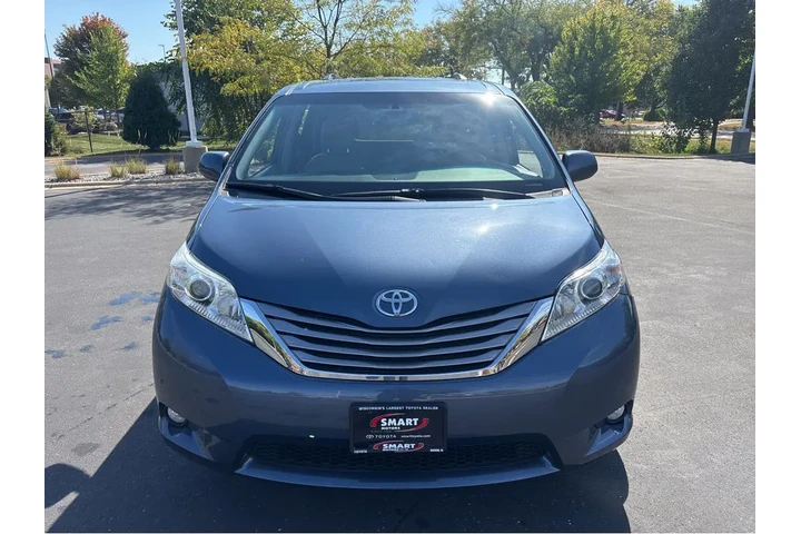 $12000 : 2015 Sienna XLE image 8