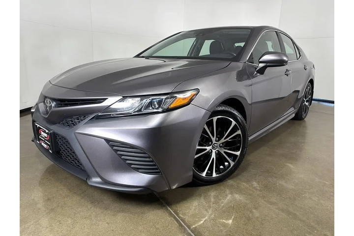 $18743 : 2019 Camry SE image 1