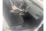 $13797 : 2019 Elantra SE thumbnail