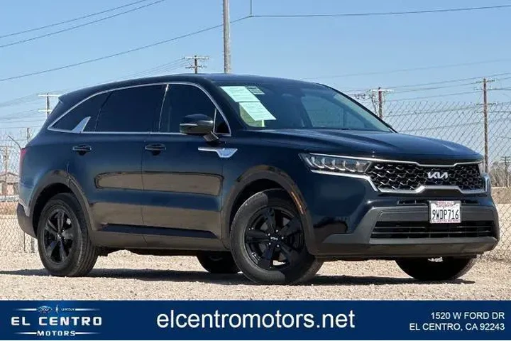 $21588 : Kia Sorento 2022 LX 4dr SUV image 1