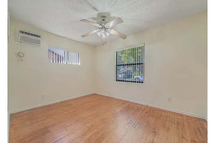 $2250 : spacious, open living home image 1