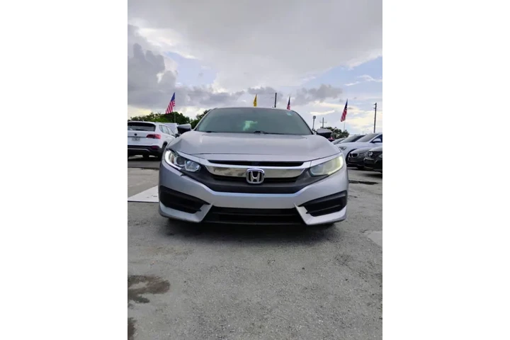 $8900 : 2016 Civic LX image 3