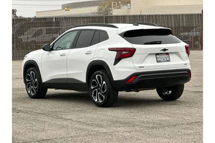 $25990 : Chevrolet Trax 2025 RS 4dr C image 5