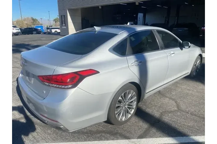 $11611 : Hyundai Genesis 2016 3.8L 4d image 5
