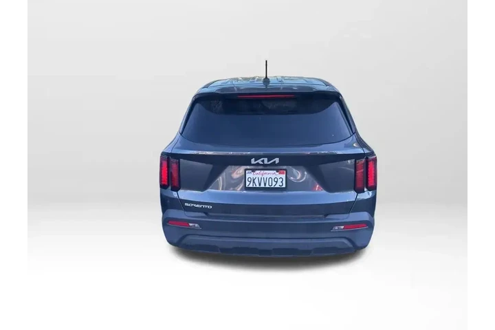 $22335 : Kia Sorento 2023 LX 4dr SUV image 5