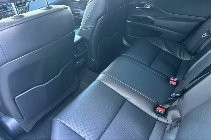 $30500 : Lexus ES 300h 2023 4dr Sedan image 7