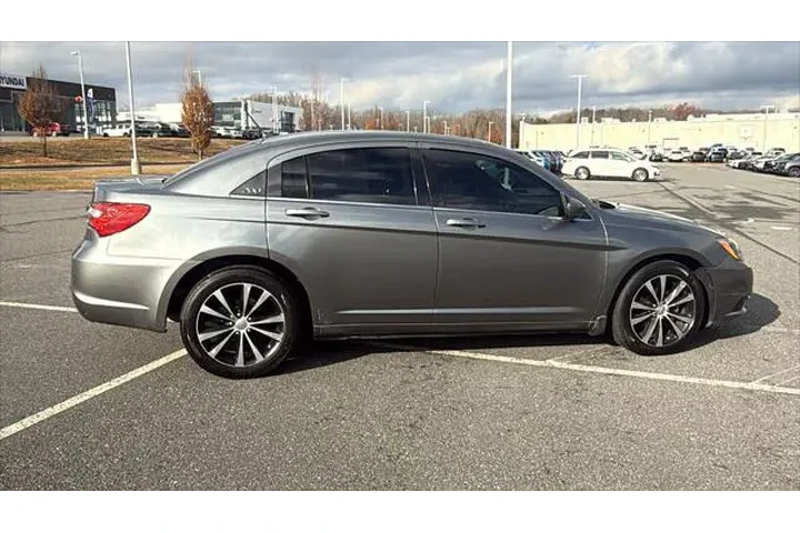 $8799 : Chrysler 200 2013 Limited 4d image 5