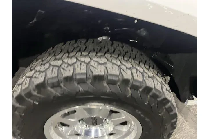 $38999 : Toyota Tacoma 2024 4x4 SR5 4 image 5