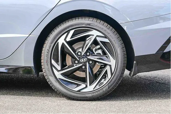 $27500 : Hyundai SONATA 2026 SEL Spor image 10