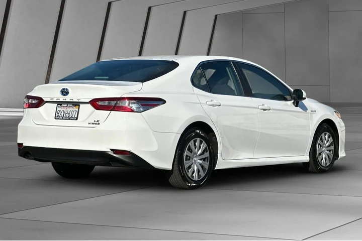 $21700 : Toyota Camry Hybrid 2018 LE image 4