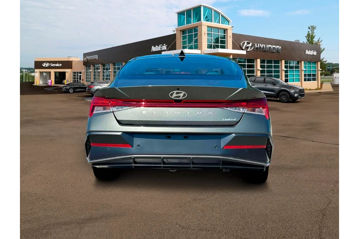 $22900 : Hyundai ELANTRA 2025 Limited image 6