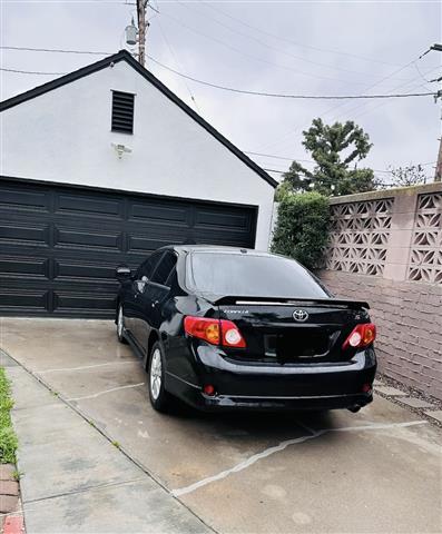 $6500 : Toyota corolla S 2010 image 1