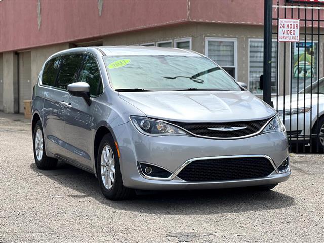 $12999 : 2017 Pacifica image 4