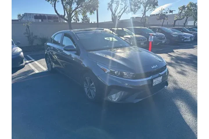 $18491 : Kia Forte 2024 LXS 4dr Sedan image 4