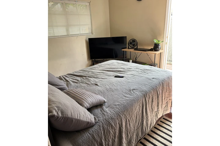 $1080 : Cuarto privado de renta image 3