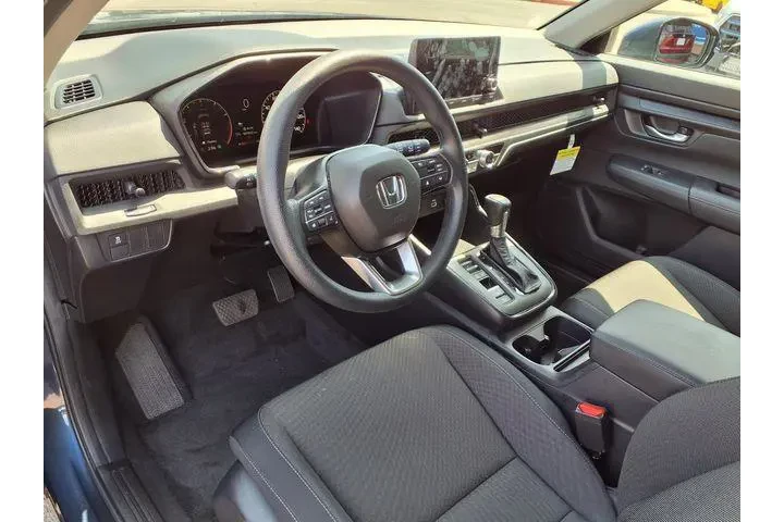 $31999 : Honda CR-V 2025 LX 4dr SUV image 5