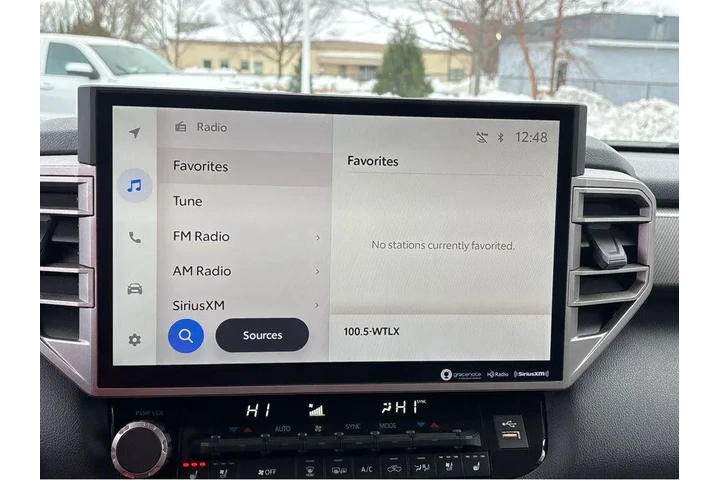 $40000 : 2022 Tundra Limited Hybrid image 7