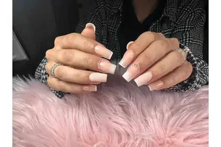 Bonitas Nail Salon & Academy image 2