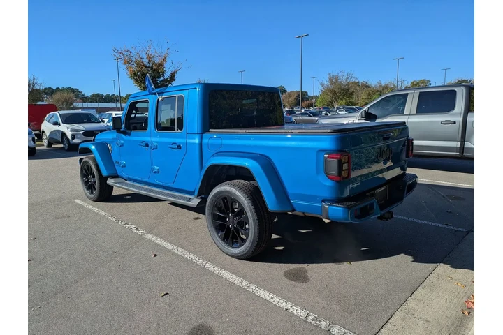 $38856 : Jeep Gladiator 2023 4x4 Over image 6