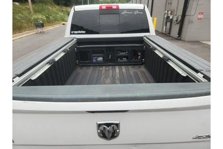 $29990 : Ram 3500 2014 4x4 Laramie 4d image 4