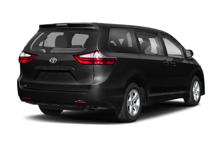 2019 Sienna LE image 2