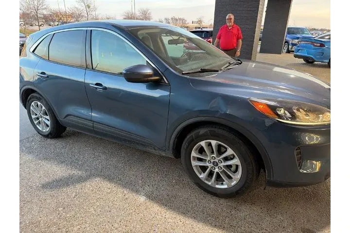 $12028 : Ford Escape 2020 SE 4dr SUV image 4