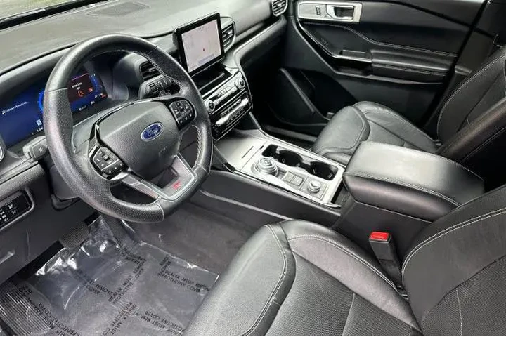 $38991 : Ford Explorer 2023 AWD ST 4d image 6