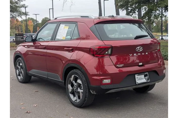 $18662 : Hyundai VENUE 2024 SEL 4dr C image 3