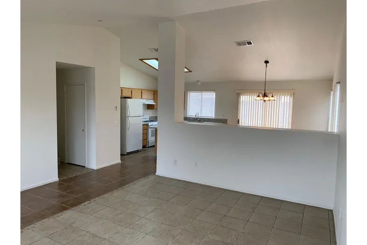 $1200 : North Las Vegas -Available image 2