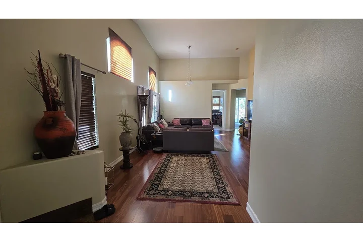 $1500 : Anaheim - 3 bed 2 Bath image 2