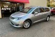 $11999 : 2020 Pacifica Touring L thumbnail