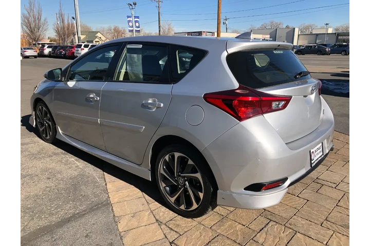 $17450 : 2018 Corolla iM 6A image 5