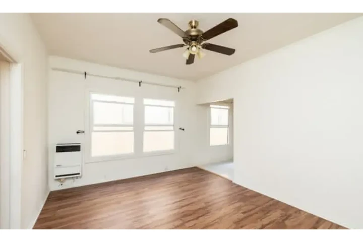 $1900 : 2-BED Apt in James M Wood Blvd image 2