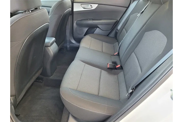 $18599 : 2023 Forte LXS image 8