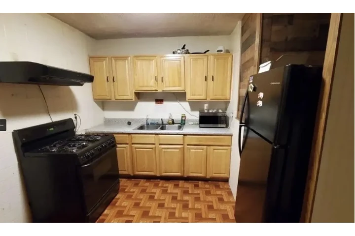 $1250 : Single occupant only image 3