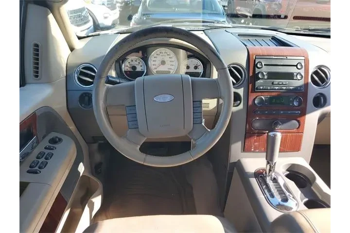 $3590 : Ford F-150 2005 4dr SuperCre image 10