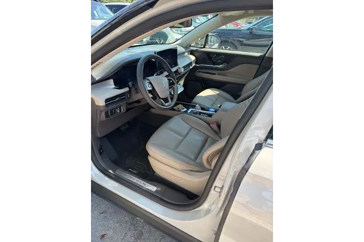 $29990 : Lincoln Corsair 2024 Premier image 2