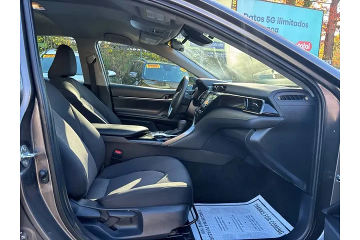 $21999 : 2020 Camry Hybrid LE image 9