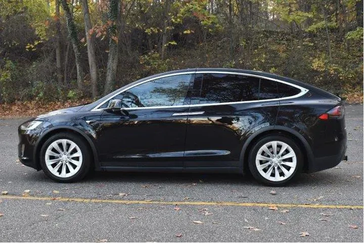 $21895 : Tesla Model X 2018 AWD 75D 4 image 5