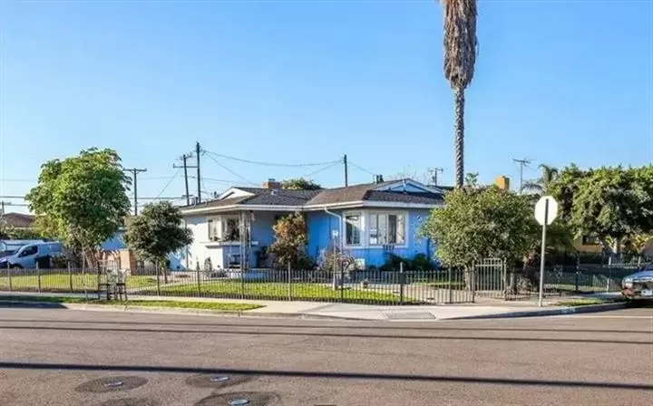 $1400 : Anaheim - 3 bed 2 Bath image 2