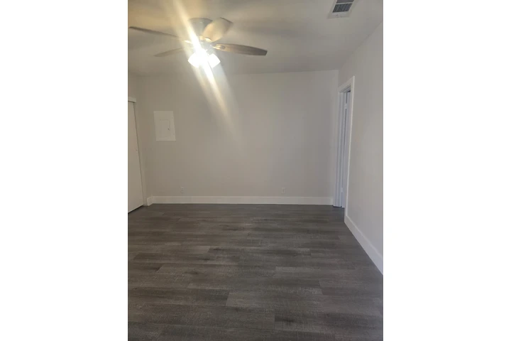 $2000 : Se renta casa en Apple valley image 4
